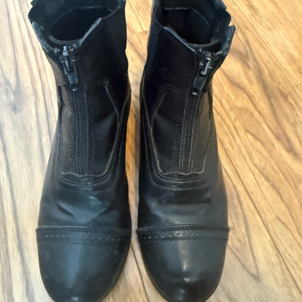 Girls Horseback Riding Boots and Gloves